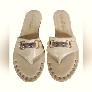 Cape Robbin Women's Cream Gold Studs Accent Thong Padded Faux Leather Sz 10
